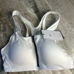 ✨SOLD✨Nike Shape Women's High-Support Padded Zip-Front Sports Bra S